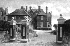 Front-Entrance-Chelsea-Convalescent-Home-West-Hill-Road.-1912.